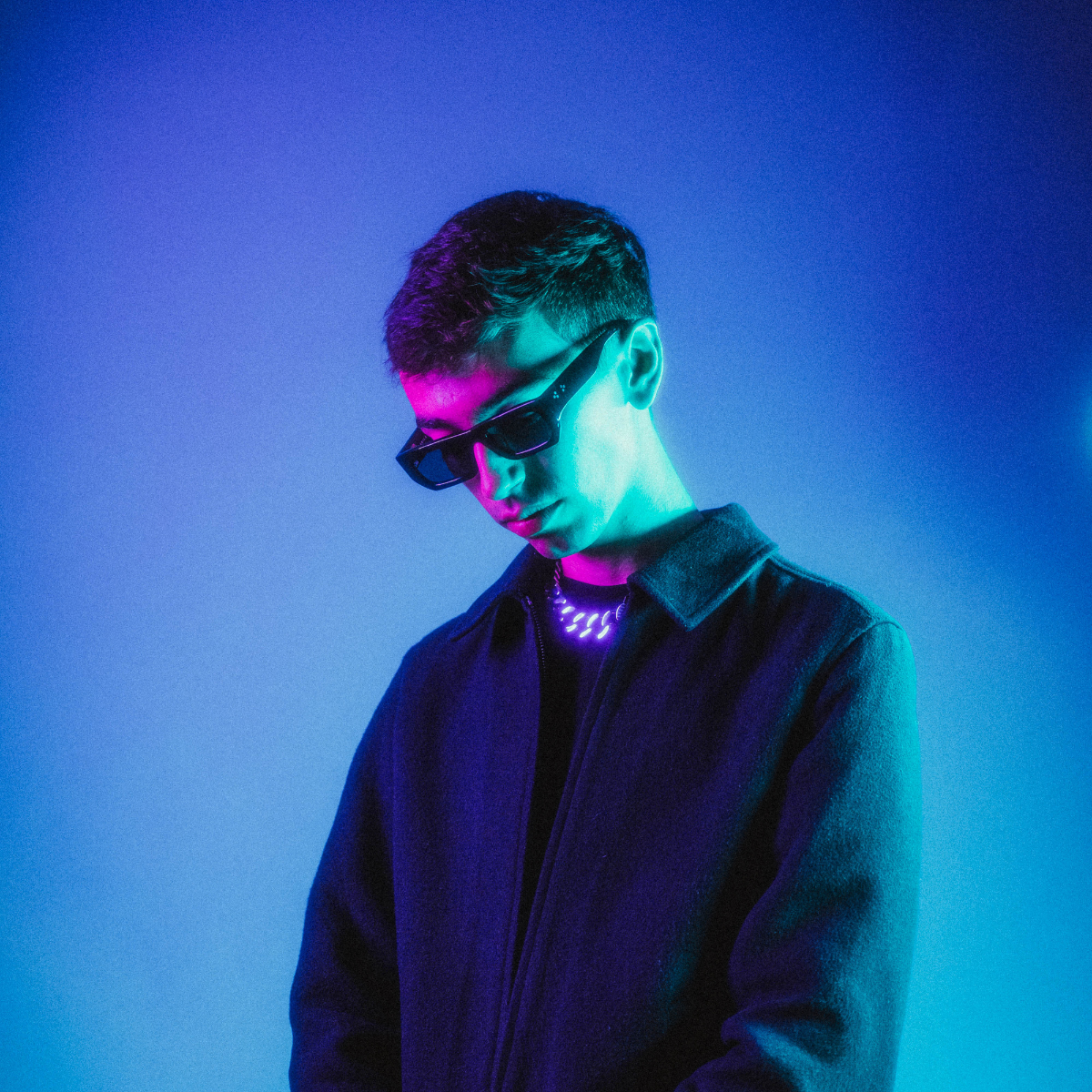 Aky, press photo
